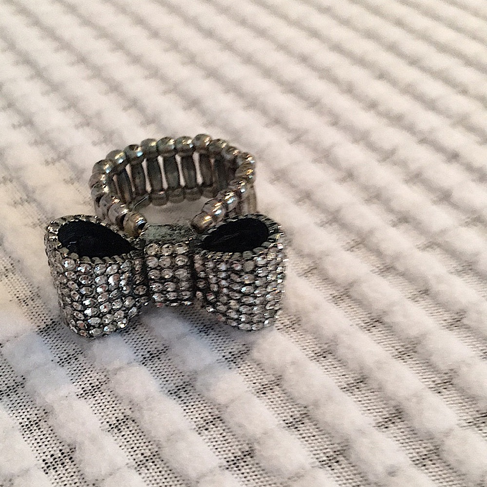 Rhinestone BOW Ring- stretchy